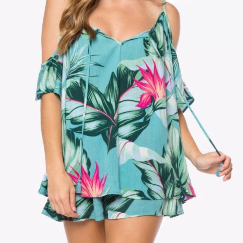 *****SOLD*********Show me Your MuMu top NWT